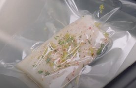 Треска с брокколи и икрой с использованием вакууматора Asko