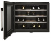Винный шкаф Electrolux ERW0670A фото