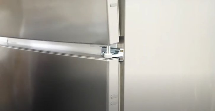 Перенавешивание двери в холодильниках Miele