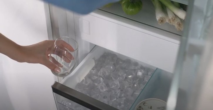 Liebherr: Автоматический ледогенератор (IceMaker)